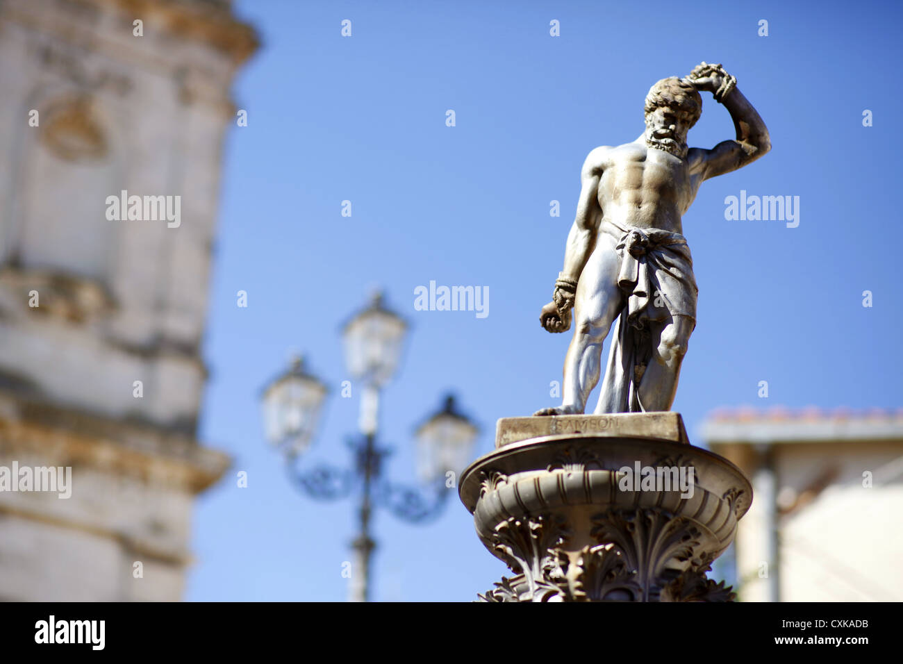 Brunnen von Samson in San Valentino Citeriore, Italien. Stockfoto