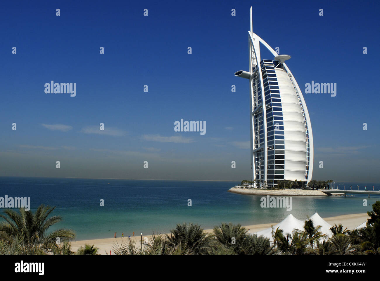 Blick auf Burj Al Arab Hotel, Dubai, Vereinigte Arabische Emirate, Vereinigte Arabische Emirate, Süd Ost Persischer Golf, Arabische Halbinsel, Asien. Stockfoto