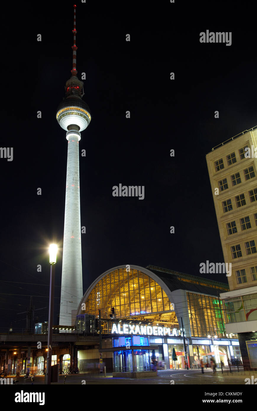 Alexanderplatz, Fernsehturm bei Nacht, Berlin Stockfoto