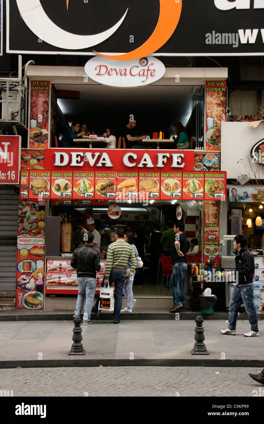 Donner Kebab Restaurant in Istanbul, Türkei zu verkaufen Stockfoto