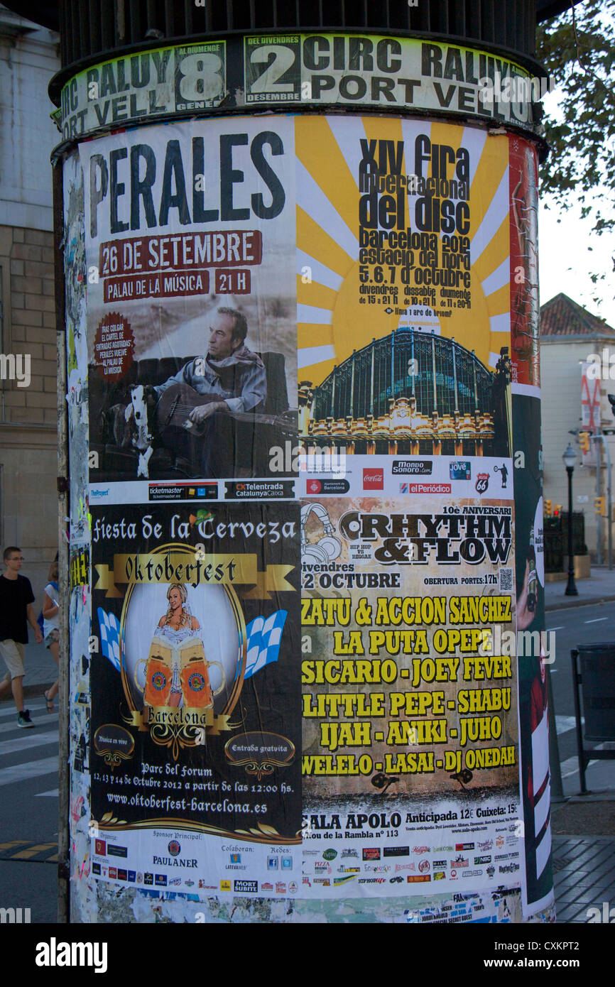 Kino, Filme, Theater-Plakate in der Straße Las Ramblas, Barcelona, Spanien, Europa Stockfoto