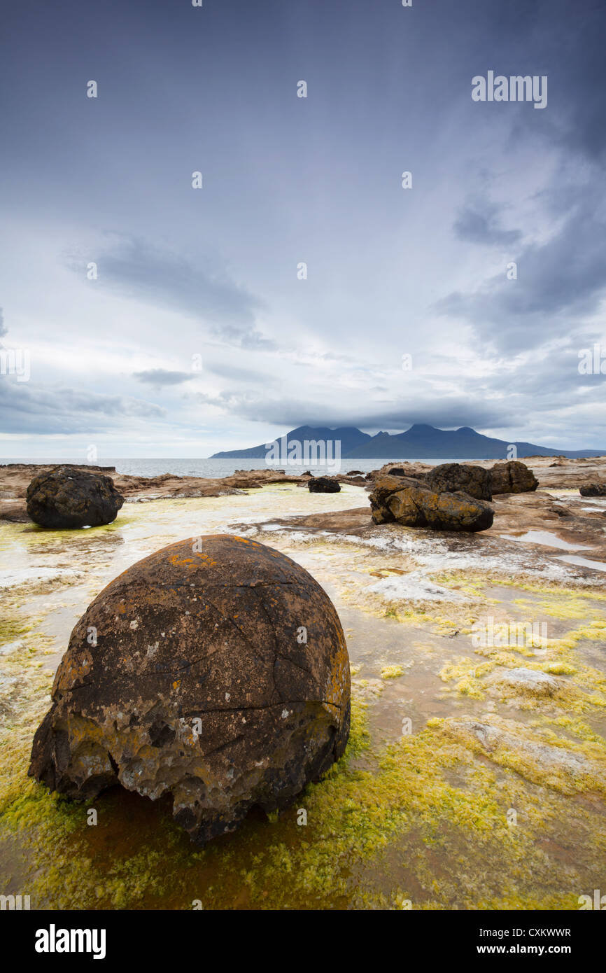 Insel Eigg Konkretionen Bucht Laig, Scotland, UK Stockfoto