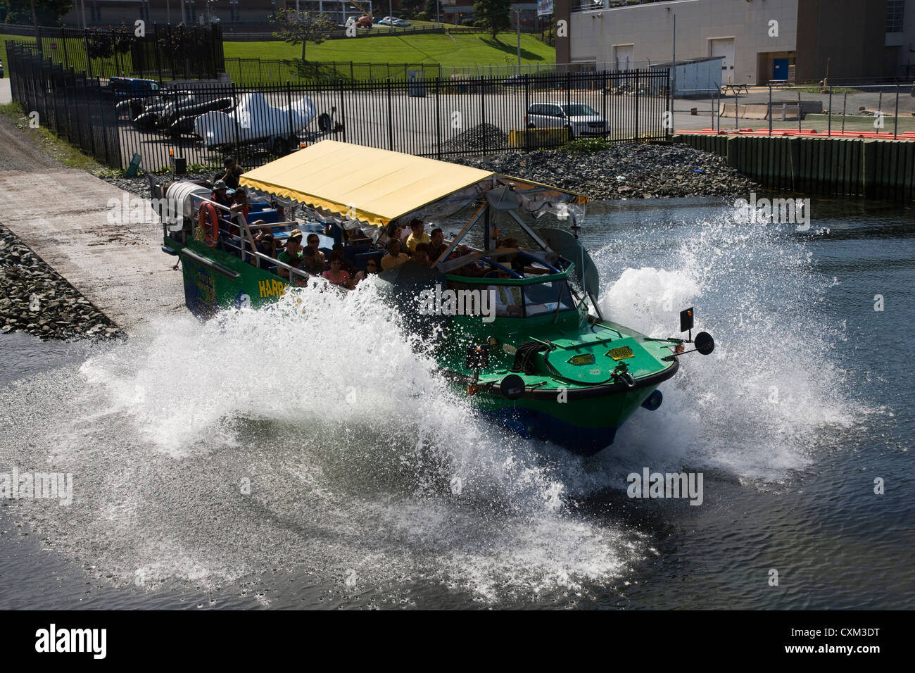 Die Halifax Harbour Hopper Tour auf eine militärische Amphibienfahrzeug Larc V Stockfoto