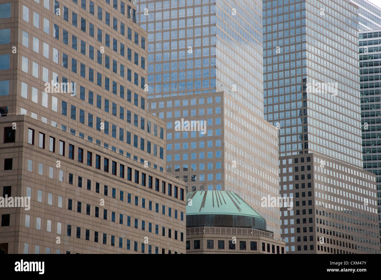 Wolkenkratzer in der Nähe des World Trade Center 'Ground Zero' Memorial Stockfoto