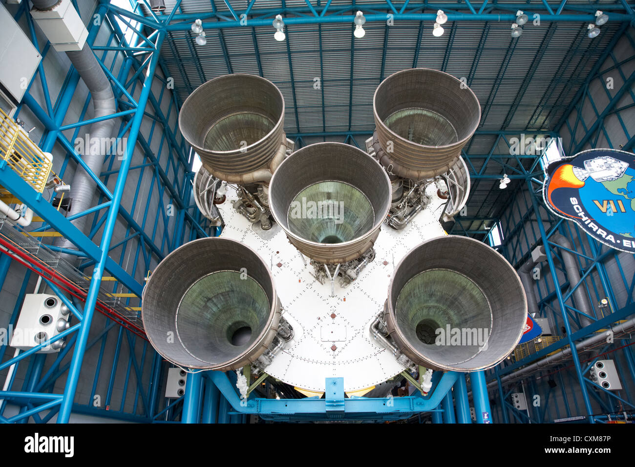 Rückansicht der Motoren des Saturn 5 in der Apollo Rakete Saturn V Center am Kennedy Space Center, Florida USA Stockfoto