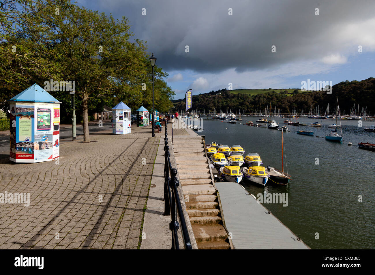 Fluss Dart vor-und Nachsaison Stockfoto