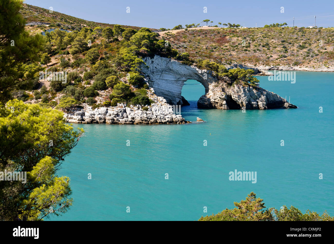 San Felice Bogen auf dem Gargano Sea - Apulien, Italien Stockfoto