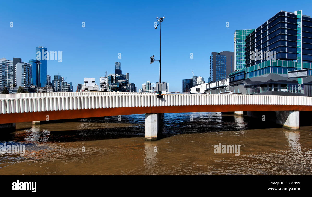 Grimes Karlsbrücke (Wurundjeri Weg) | Docklands | Melbourne Stockfoto