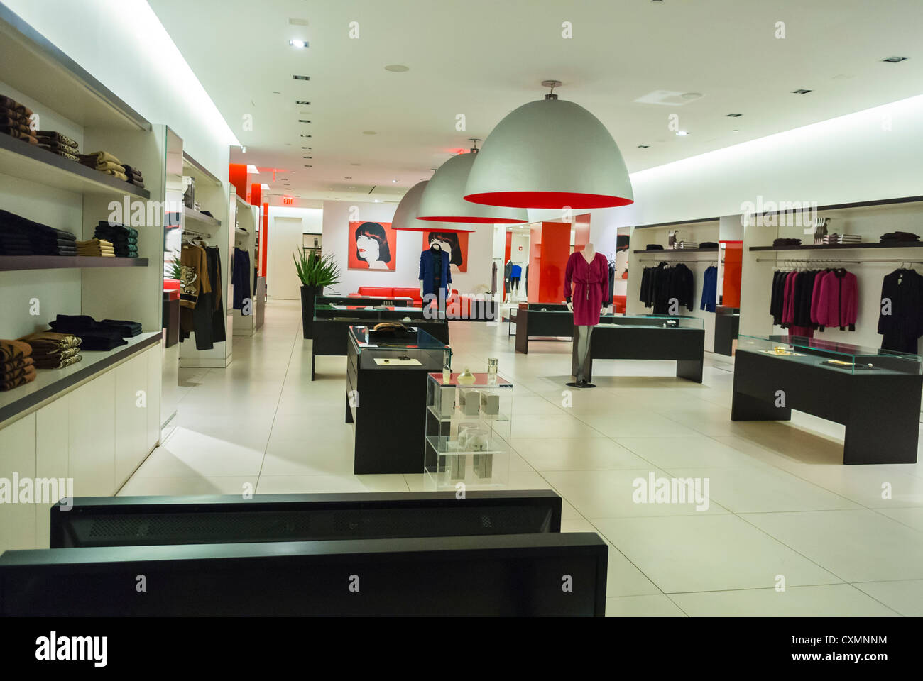 New York City, NY, USA, Luxus-Shopping, Store Interieur, Krizia, in ... New York City, NY, USA, Luxus-Shopping, Store Interieur, Krizia, in ...