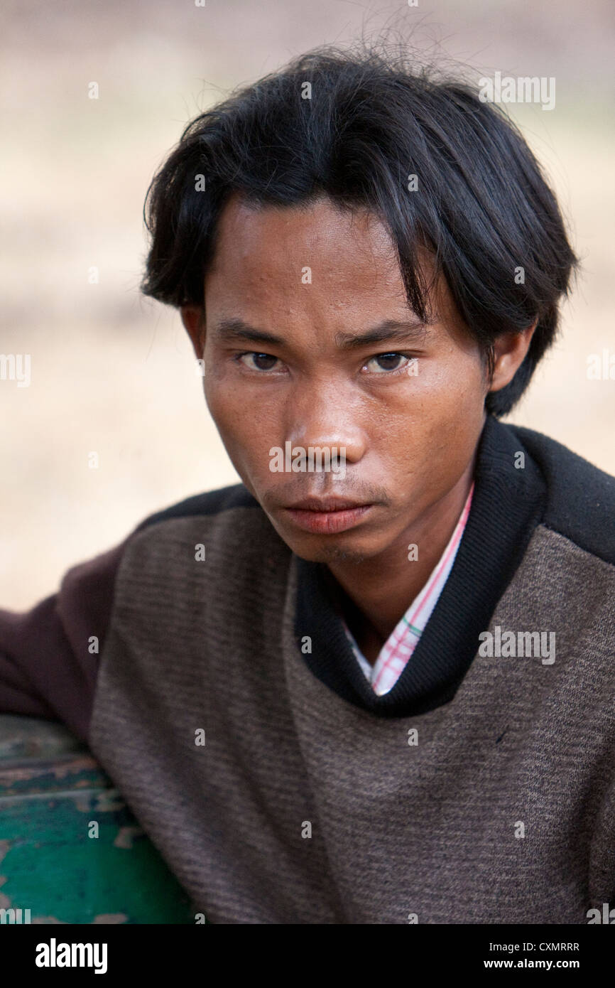 Myanmar, Burma, Shan-Staat, Kalaw. Junge burmesische man. Stockfoto