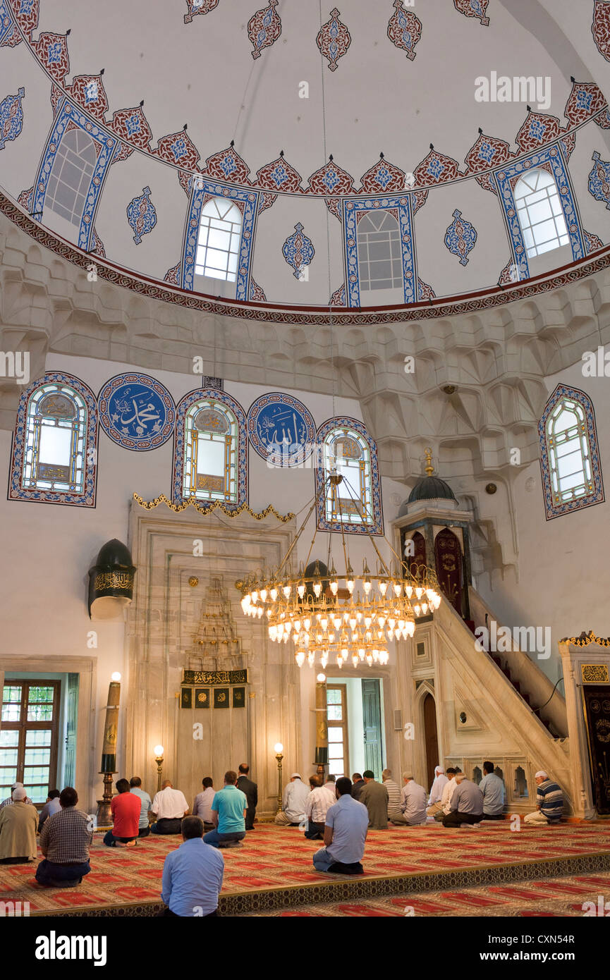 Gebetszeit in der moschee -Fotos und -Bildmaterial in hoher Auflösung