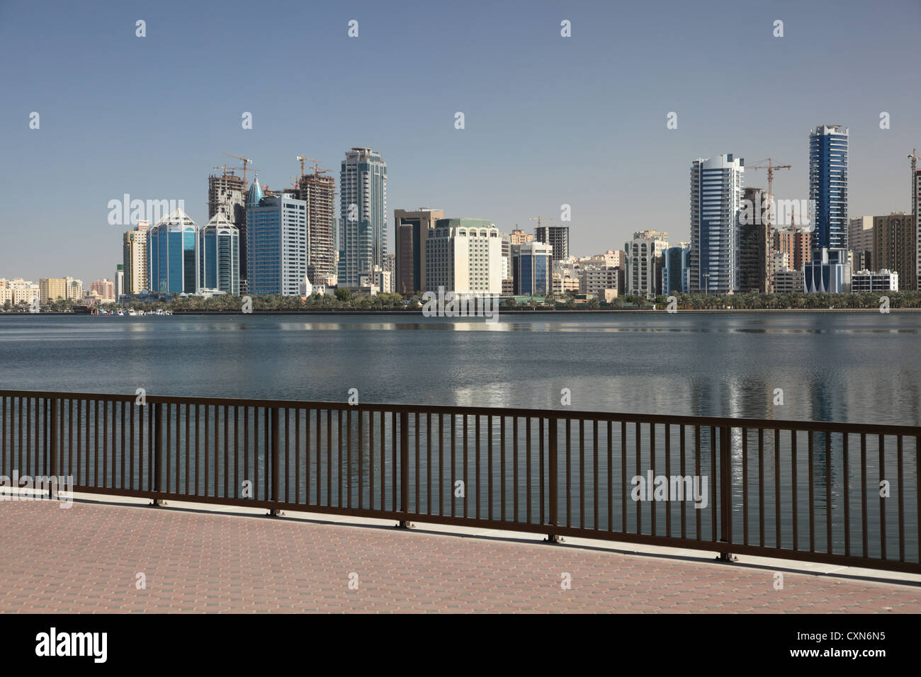 Skyline von Sharjah. Vereinigte Arabische Emirate Stockfoto