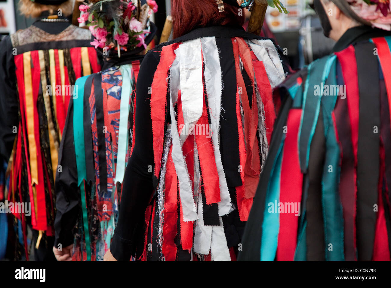 Flagcrackers von Craven Border morris Dancers; The Flag Crackers clog tragend Tatters a Morris-Seite aus Craven, Skipton, North Yorkshire Dales, Großbritannien Stockfoto