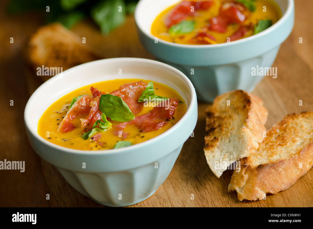 Kühles Melonensüppchen Stockfoto