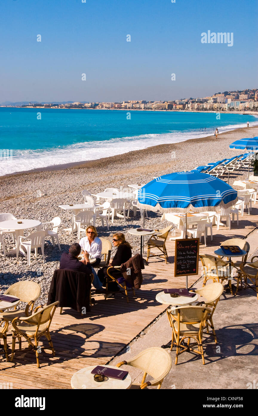 Europa Frankreich Nizza, Promenade des Anglais am Strand Stockfoto