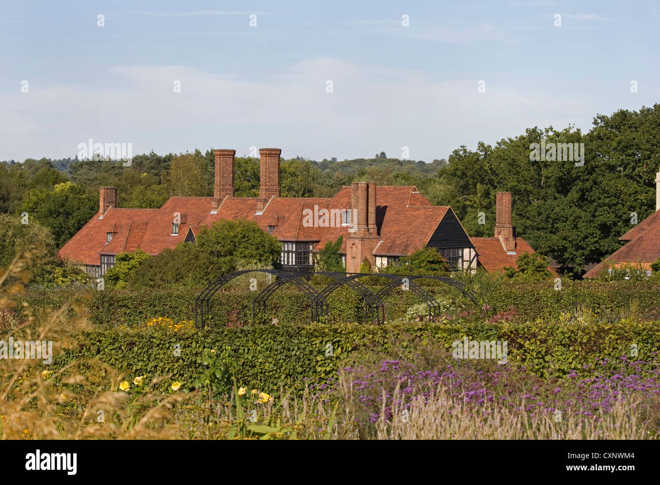 Die wichtigsten Gebäude in den Gärten der Royal Horticultural Society in Wisley, England, UK Stockfoto