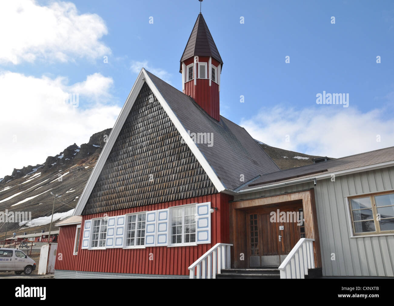 Svalbard Kirke.  Diese Kirche in Longyearbyen, Spitzbergen, ist die nördlichste Kirche der Welt. Stockfoto