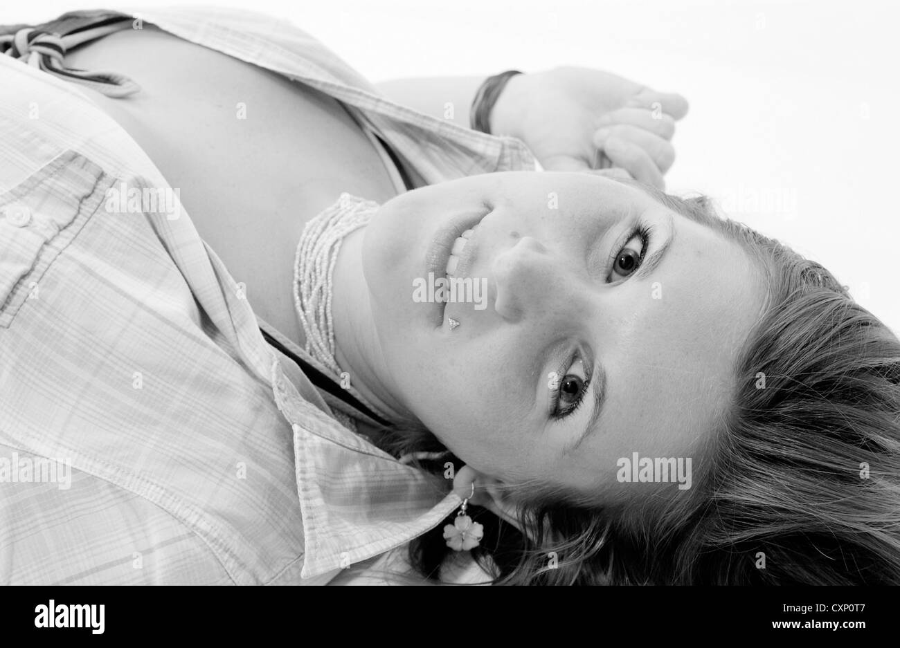 Busty blond girl -Fotos und -Bildmaterial in hoher Auflösung – Alamy
