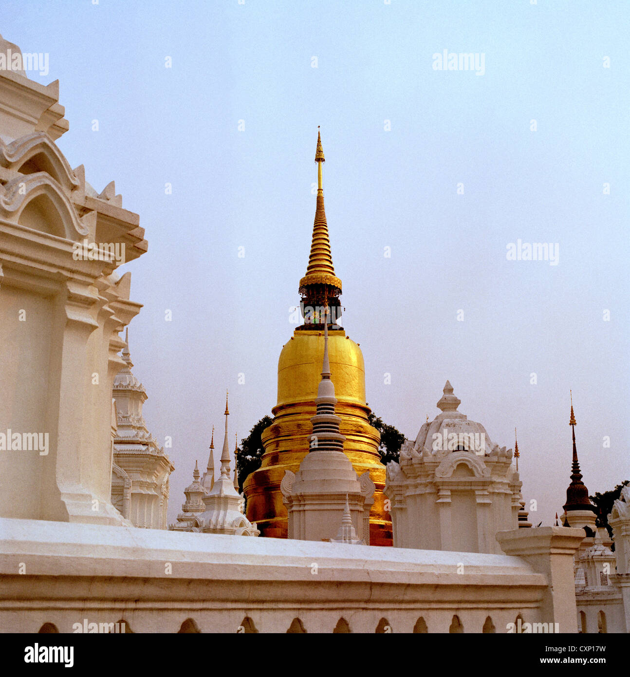 Thai Royal Friedhof im Wat Suan Dok aka Wat buppharam Chiang Mai in Thailand in Fernost Südostasien. orientalische Architektur Kunst historische Reisen Stockfoto