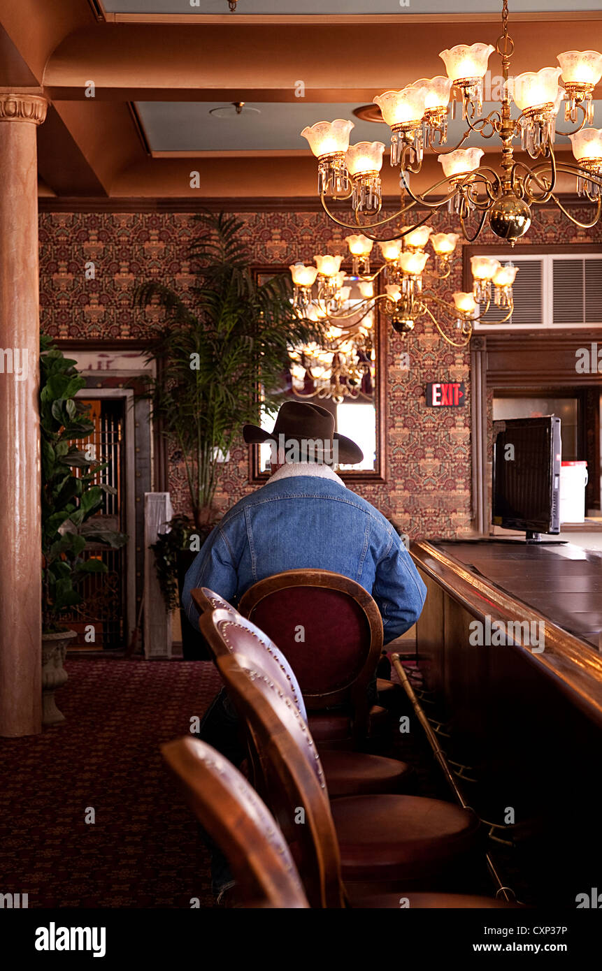 Cowboy in der Bar Mizpa Hotel Tonopah Nevada USA Stockfoto