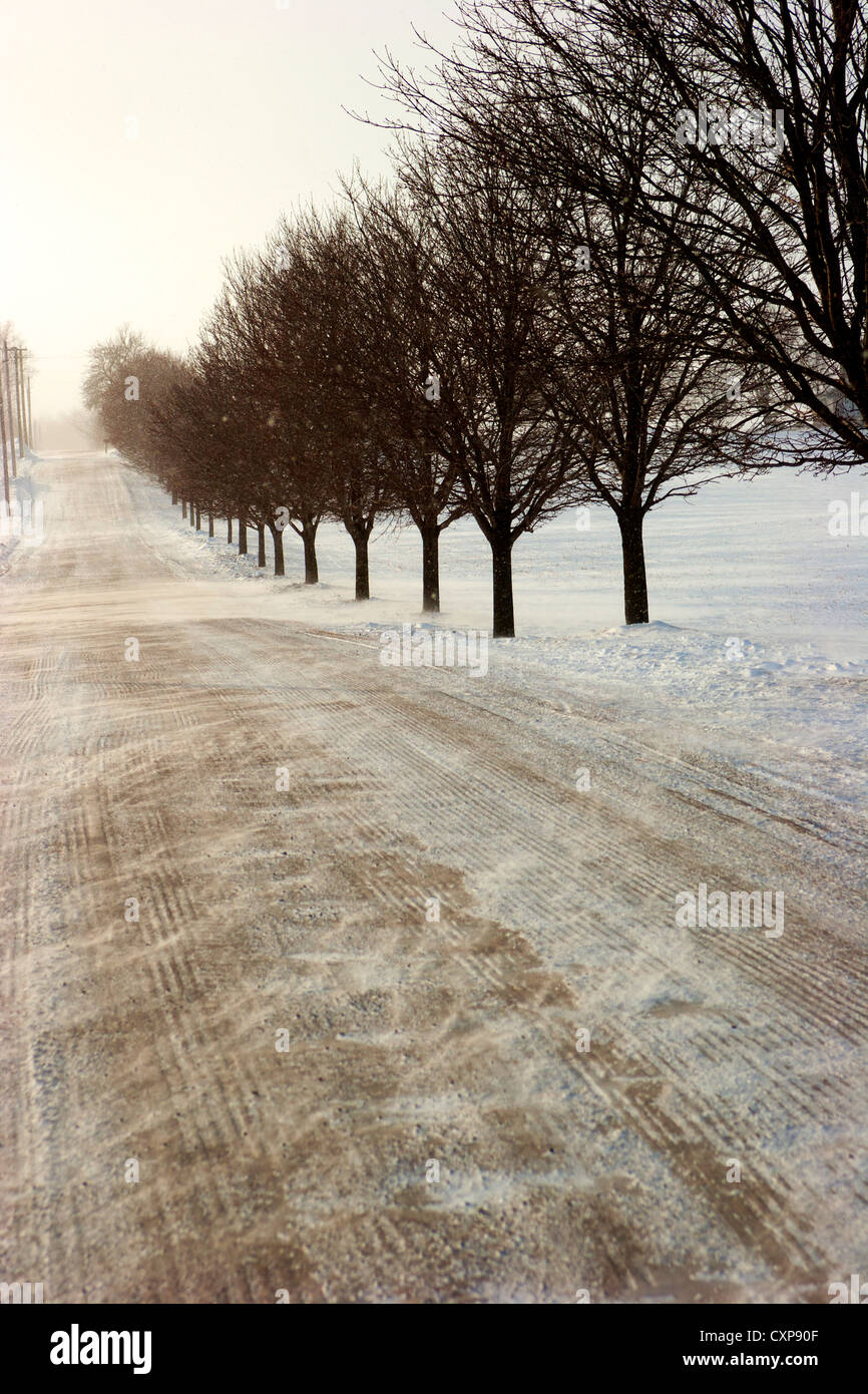 Schnee Eis bedeckt Land Road Ontario Kanada Stockfoto