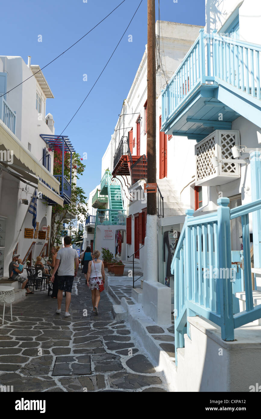 Straßenszene, Chora, Mykonos, Cyclades, South Aegean Region, Griechenland Stockfoto