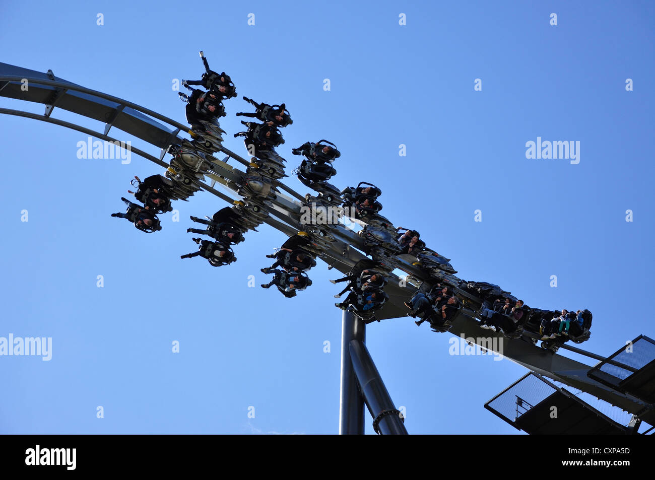 "Der Schwarm" geflügelte Achterbahnfahrt, Thorpe Park Freizeitpark, Chertsey, Surrey, England, Vereinigtes Königreich Stockfoto