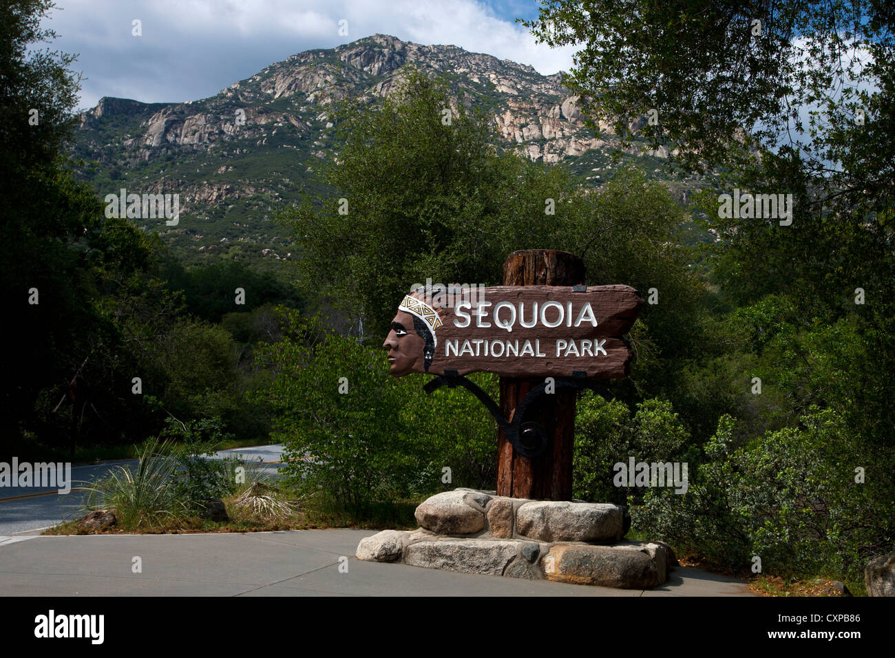Ortseingangsschild, Sequoia Nationalpark, Kalifornien, Vereinigte Staaten von Amerika Stockfoto