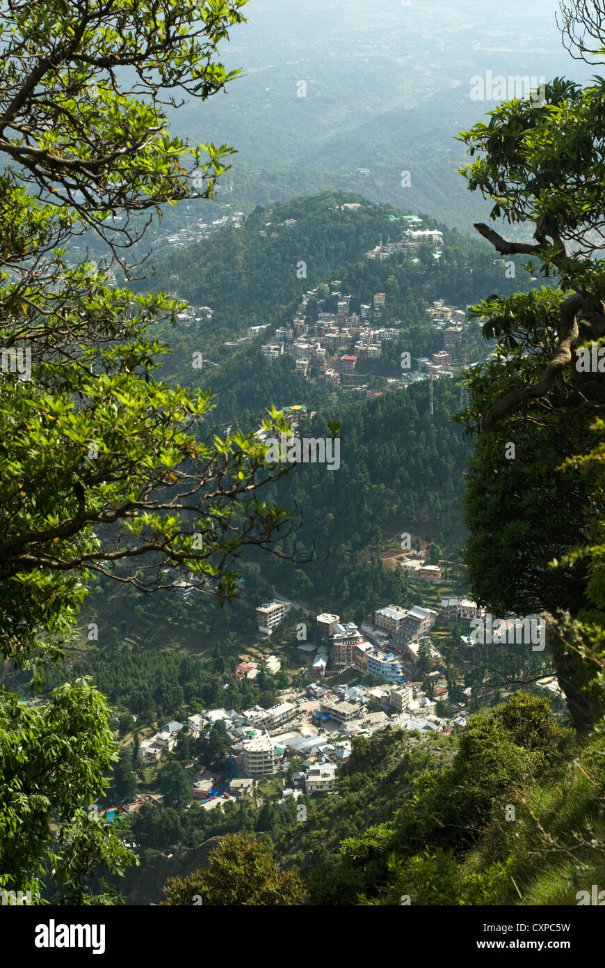 Blick auf McLeod Ganj, Dharamsala in Nordindien Stockfoto