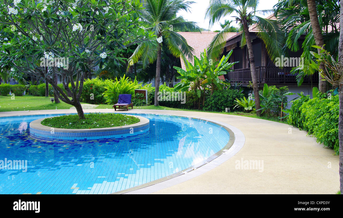 Schönes Schwimmbad in Thailand Stockfoto