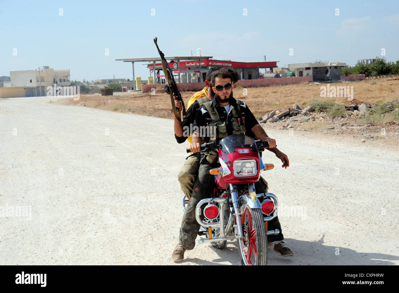 Die freie syrische Armee bewaffnet die wichtigste Rebellengruppe Kampf gegen Präsident Bashar al-Assad Regierung. Azaz Stegic Stadt rund 30 Stockfoto