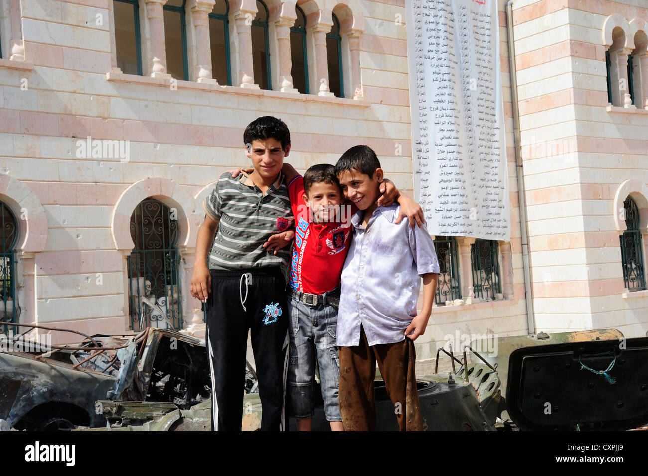 Die freie syrische Armee bewaffnet die wichtigste Rebellengruppe Kampf gegen Präsident Bashar al-Assad Regierung. Azaz Stegic Stadt rund 30 Stockfoto