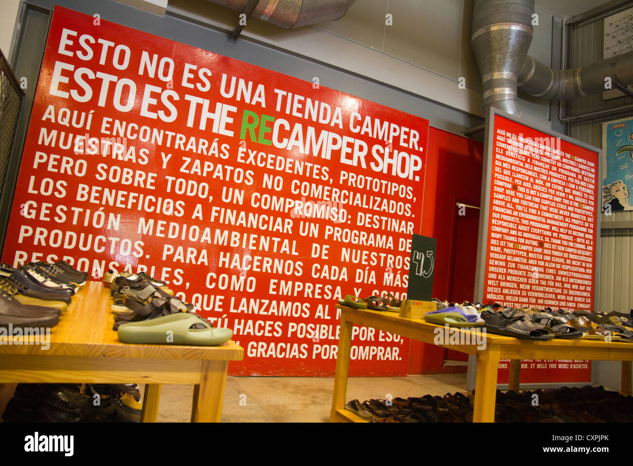 Schuhe speichern Shop Camper Outlet, Inca Mallorca Spanien Stockfotografie  - Alamy