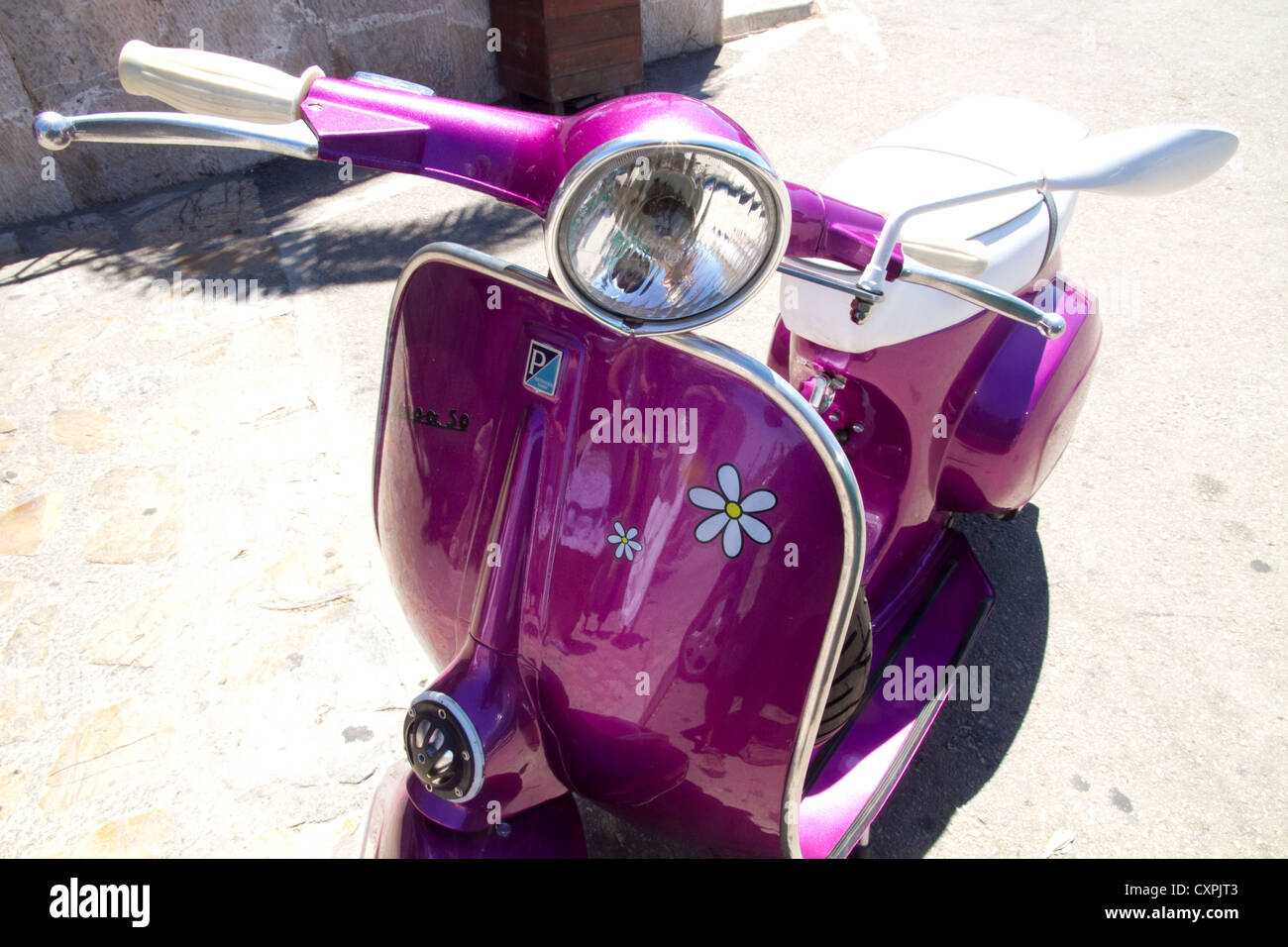 Vespa Piaggio Vintage Violett Stockfoto Bild 50899523 Alamy