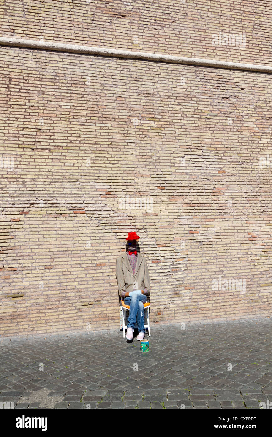 Künstler auf der Straße des Rom - kopflose Mann in der suite Stockfoto