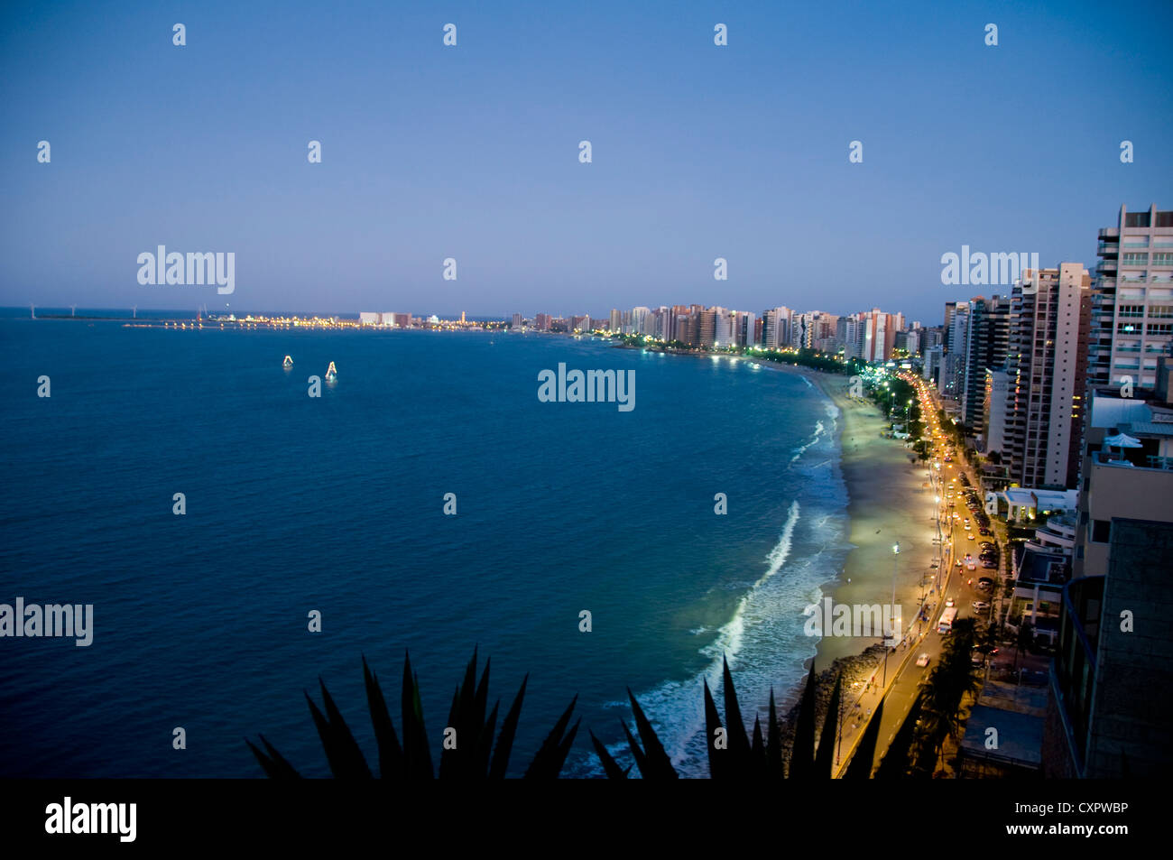 Luftaufnahme der Küste, Fortaleza, Ceará, Brasilien - Canoa - Meireles Strand Stockfoto