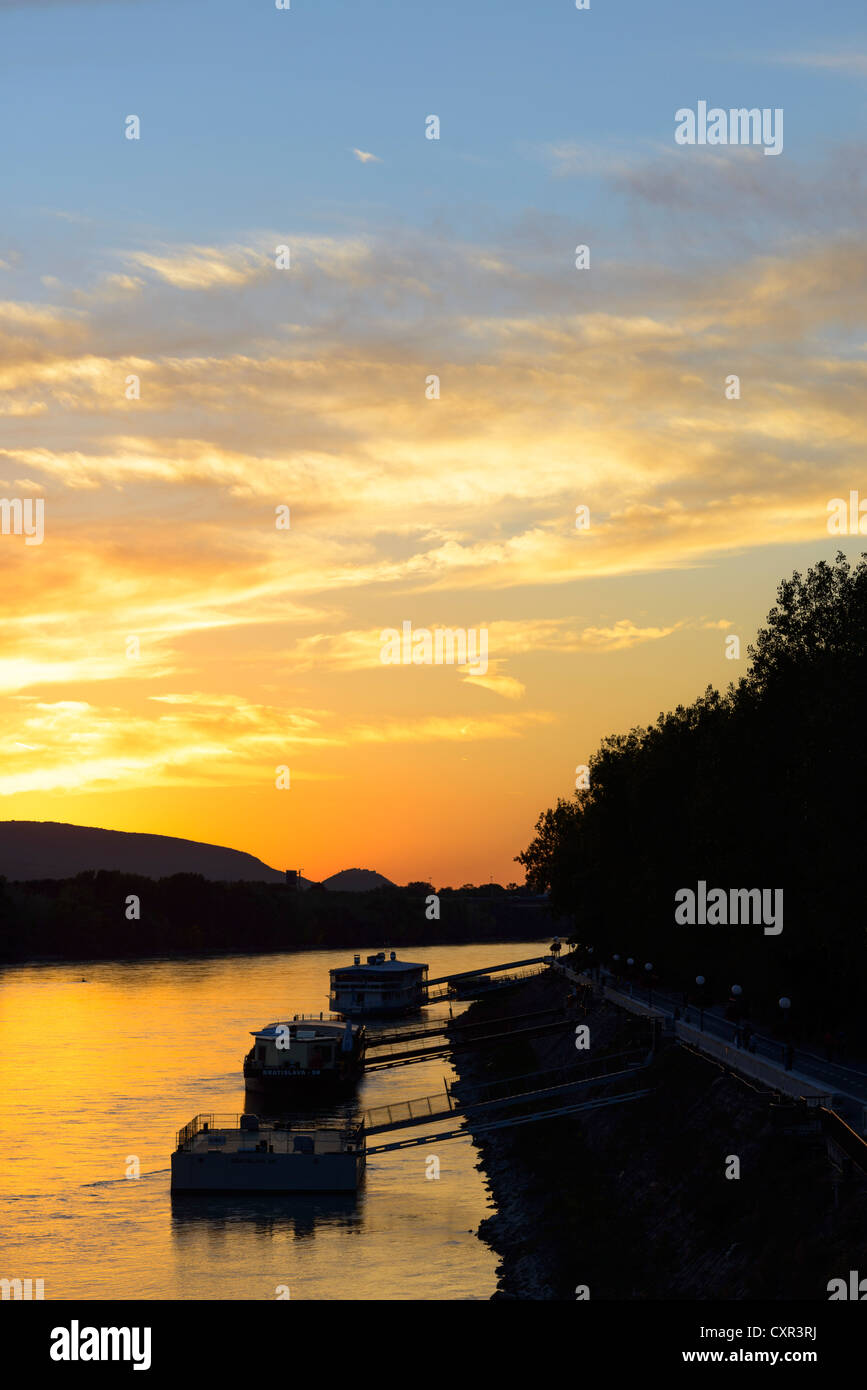 Donau Sonnenuntergang, Bratislava, Slowakei, Europa Stockfoto