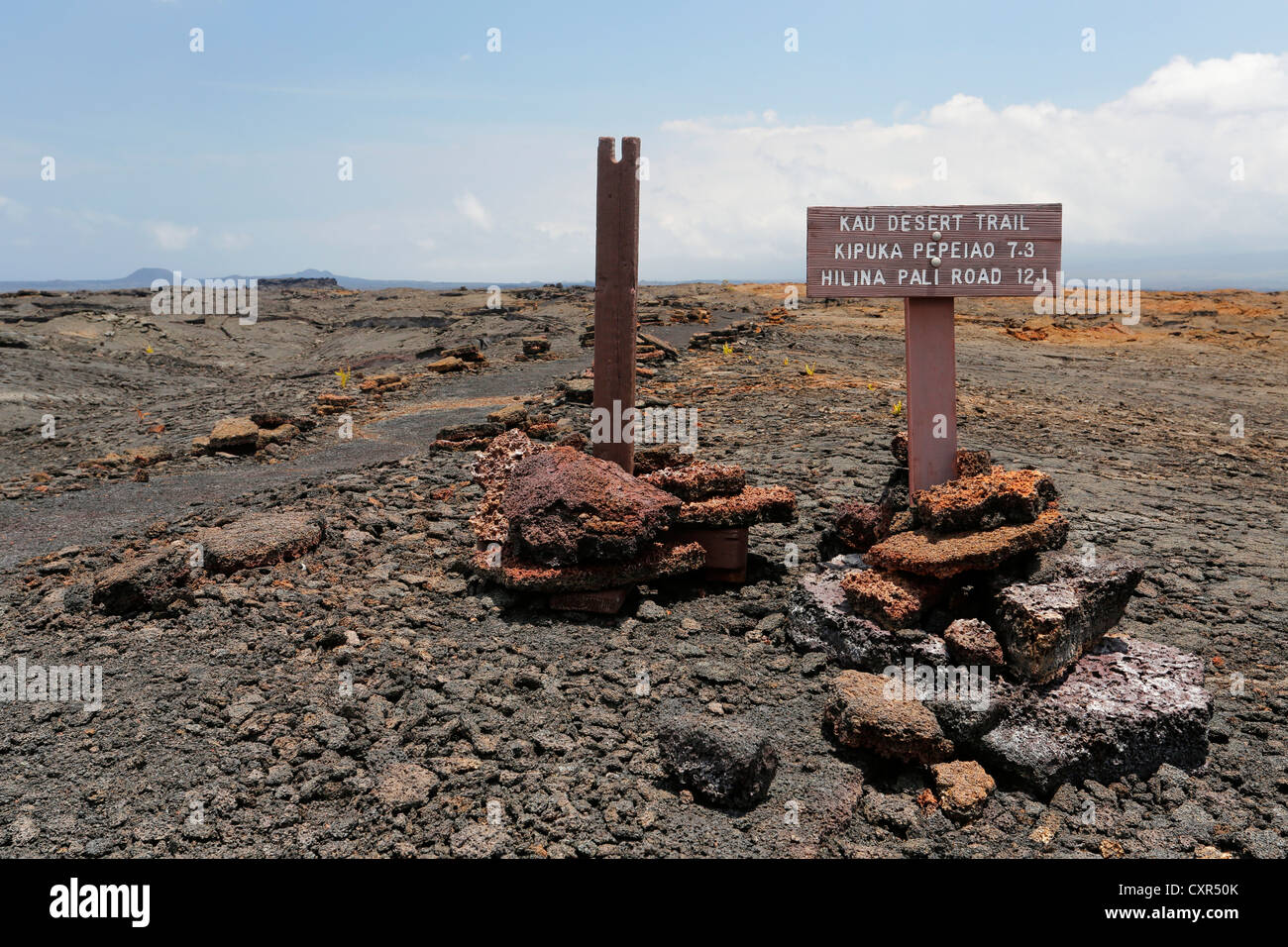 Wegweiser auf der Kau Desert Trail, Kilauea Vulkan auf Hawaii Volcanoes National Park, Big Island, Hawaii, Vereinigte Staaten Stockfoto