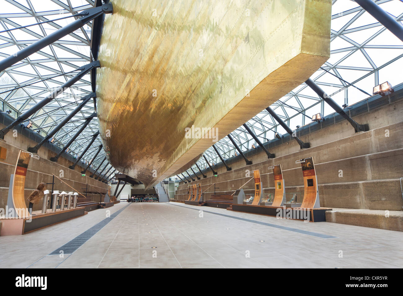 Der Tee Klipper Cutty Sark ausgesetzt im Trockendock in Greenwich in London England Stockfoto