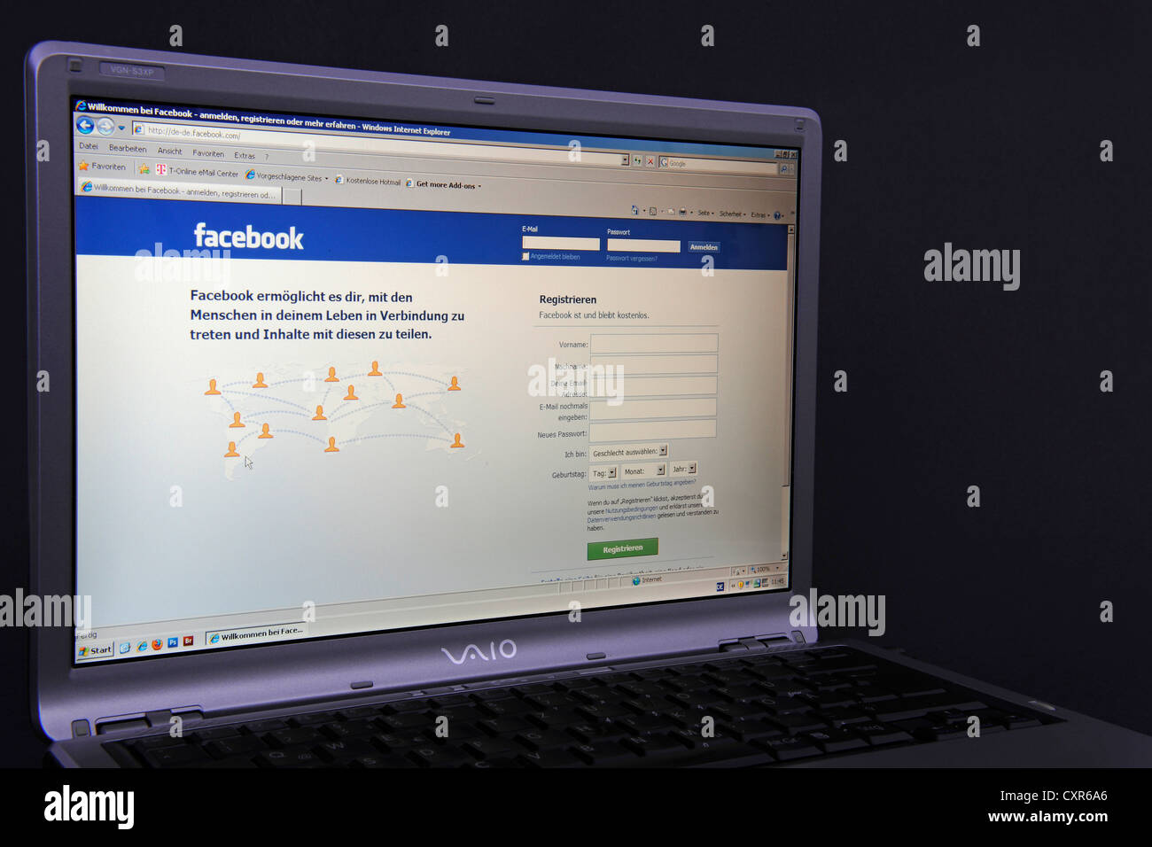 Webseite, Facebook-Seite auf dem Bildschirm des Sony Vaio Laptop, ein soziales Netzwerk-service Stockfoto