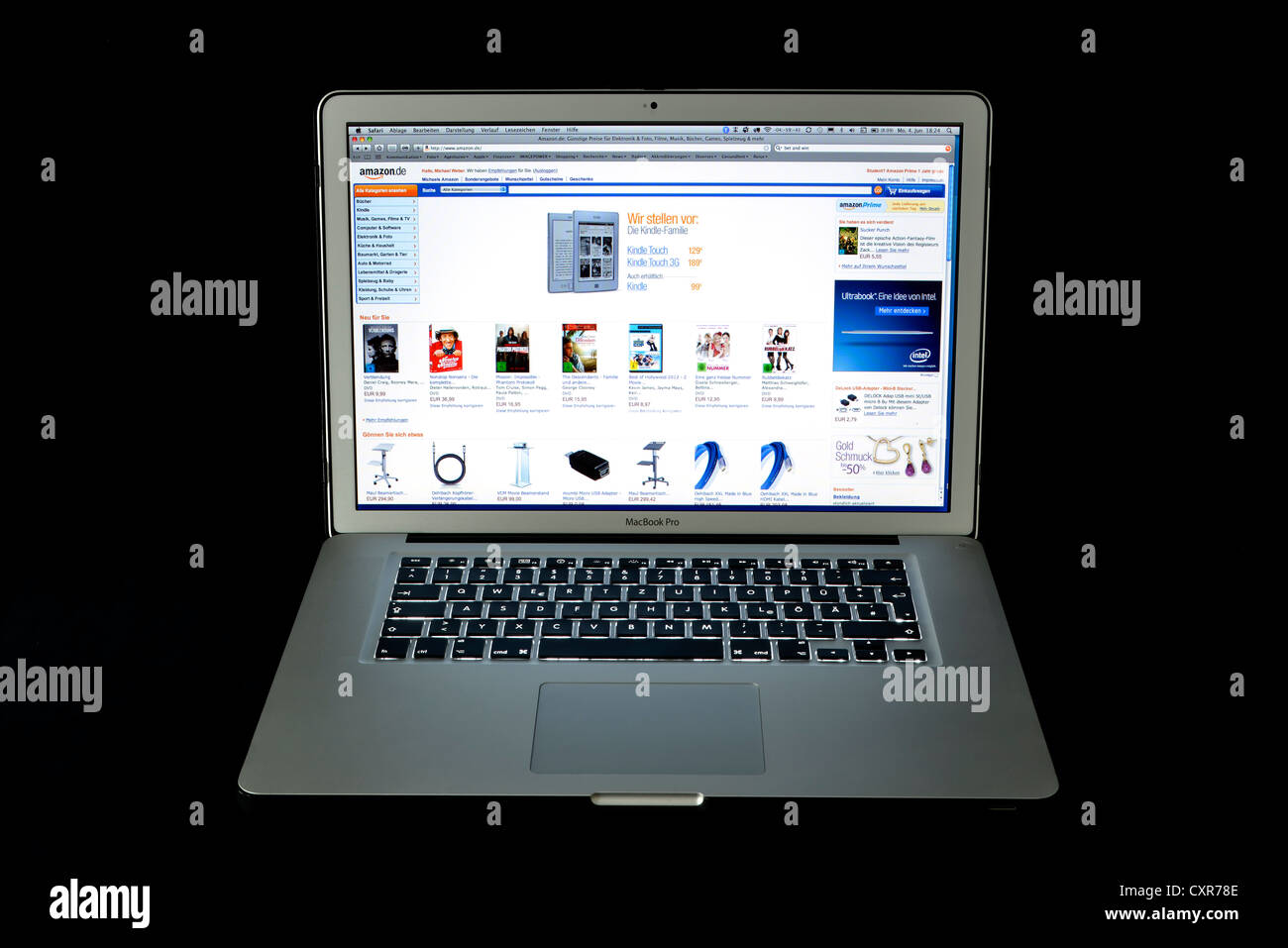 Amazon Webseite, Deutsch, Apple MacBook Pro laptop Stockfoto