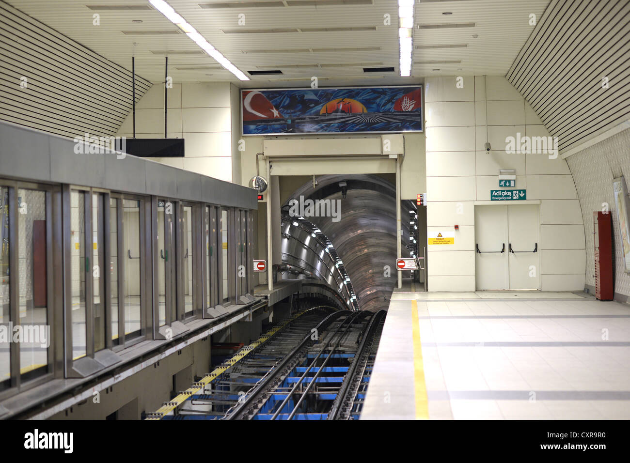 Unterirdische Standseilbahn Track, Fuenikueler Kabataş von Istanbul Ulaşım, Istanbul, Türkei, Europa Stockfoto