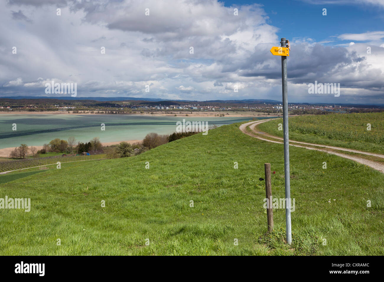 Wegweiser, Kulturlandschaft in der Nähe von Ermatingen am Bodensee, Schweiz, Europa, PublicGround Stockfoto