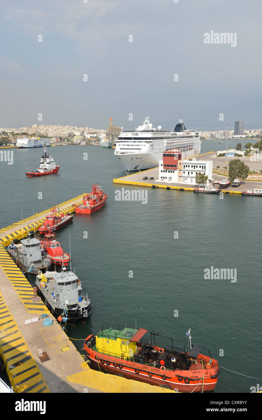 Blick auf Hafen, Piräus, Athen, Region Attika, Griechenland Stockfoto