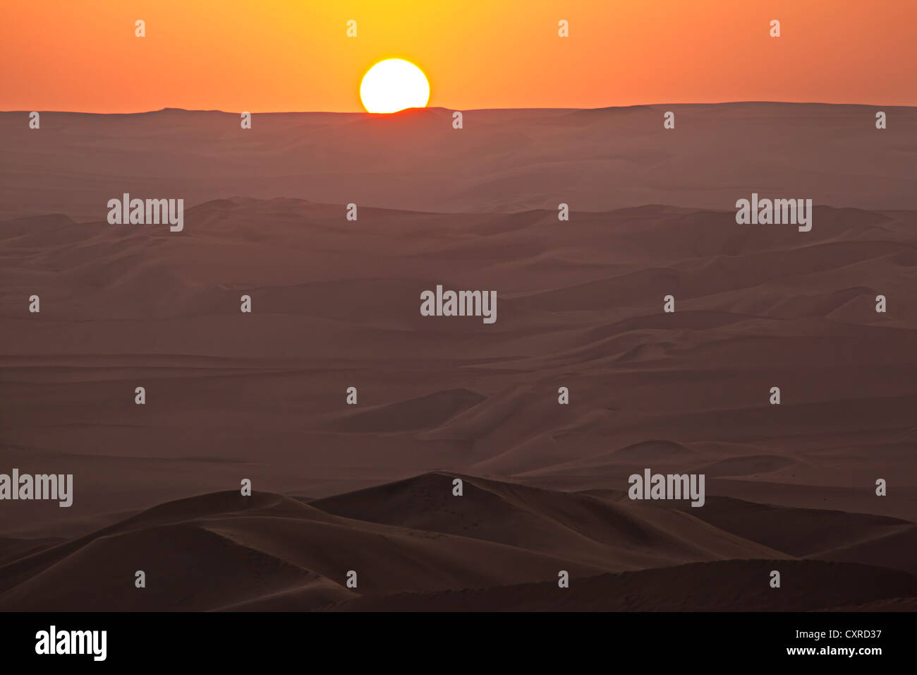 Sonnenuntergang in der Wüste, Ica, Atacama, Peru, Südamerika Stockfoto