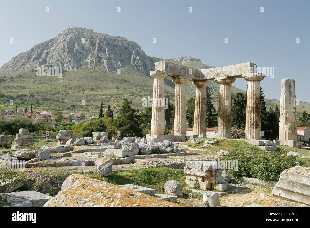 Tempel des Apollo, antike Korinth, Nauplia, Peloponnes, Griechenland, Europa Stockfoto