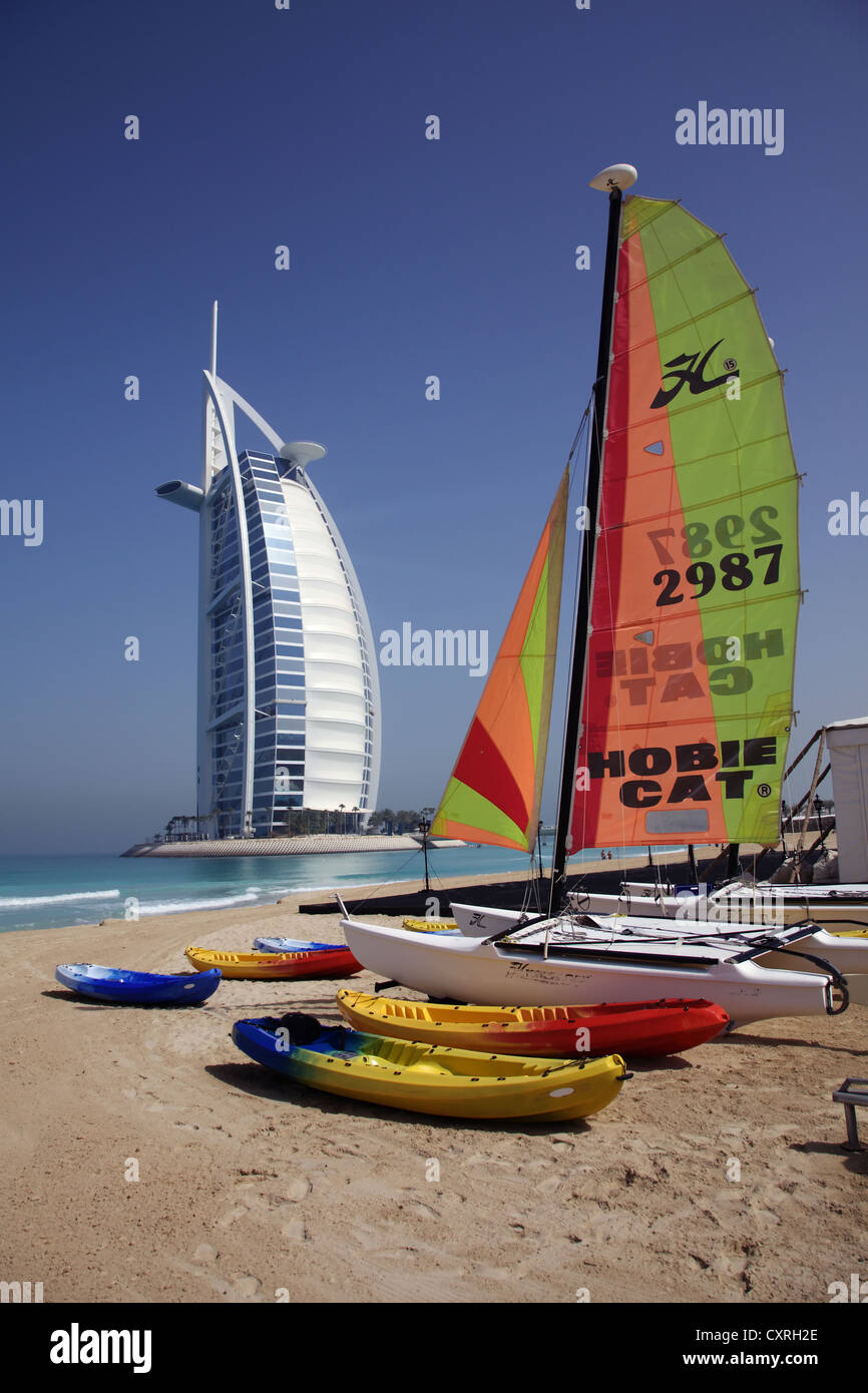 Jumeirah Beach, Luxus-Hotel Burj Al Arab, Dubai, Vereinigte Arabische Emirate, Naher Osten, Asien Stockfoto