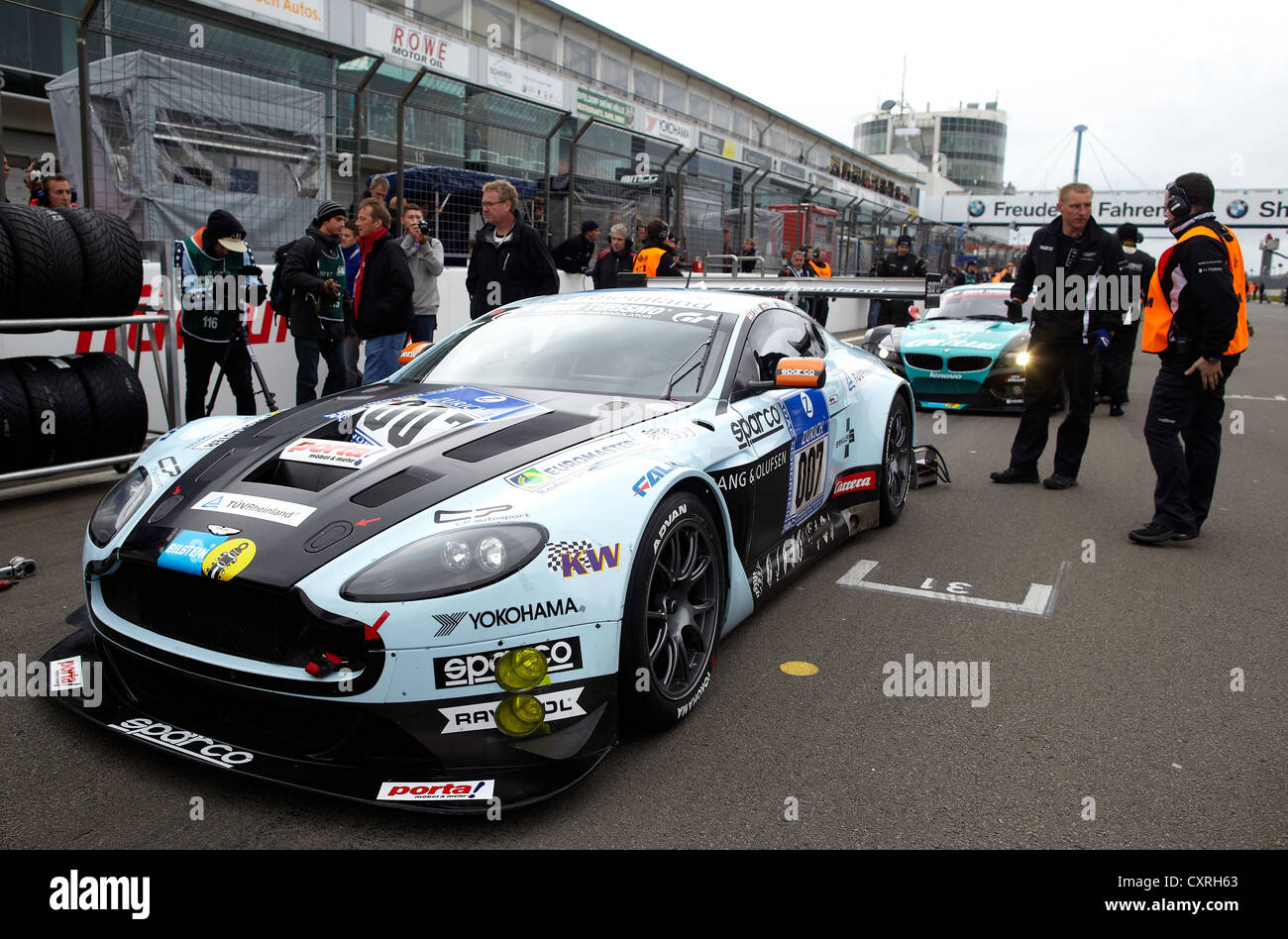 24-Stunden-Rennen auf der Rennstrecke Nürburgring 2012, Top40-Qualifying, Aston Martin Vantage GT3 Team Young Driver AMR Stockfoto