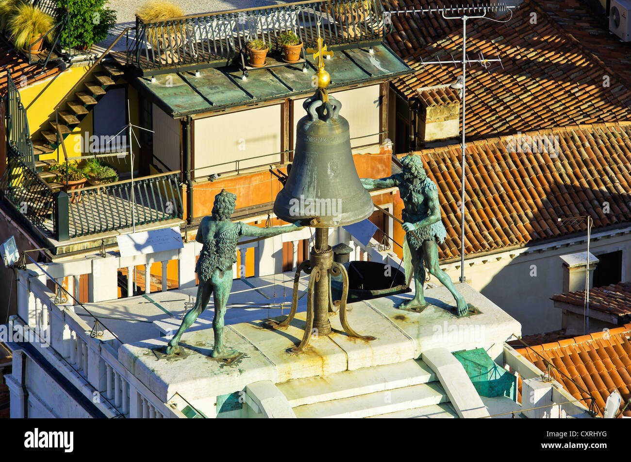 Hammer-Mechanismus auf den Uhrturm, Venedig, Venezia, Veneto, Italien, Europa Stockfoto