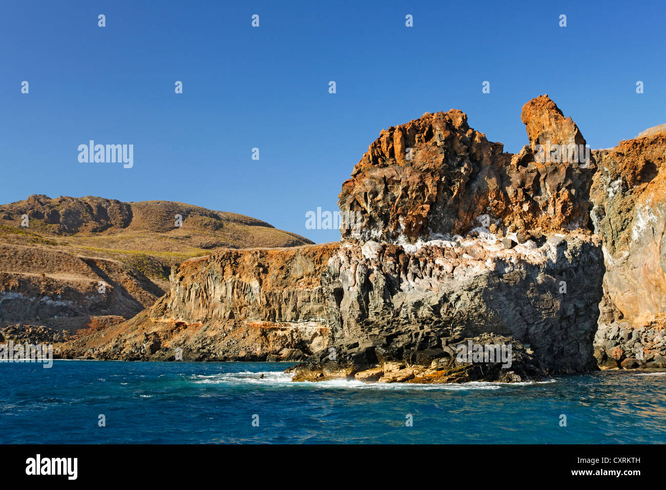 Vulkanische Klippen, Gesteinsschichten an der Küste, San Benedicto Insel, in der Nähe von Socorro, Revillagigedo-Inseln, Schären, Mexiko Stockfoto